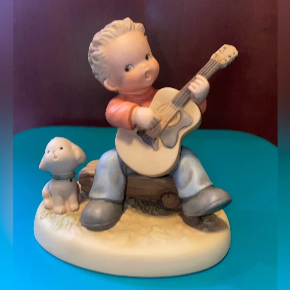🎸New Memories of Yesterday Charming Figurine of Boy with Guitar and Dog - Picture 1 of 6